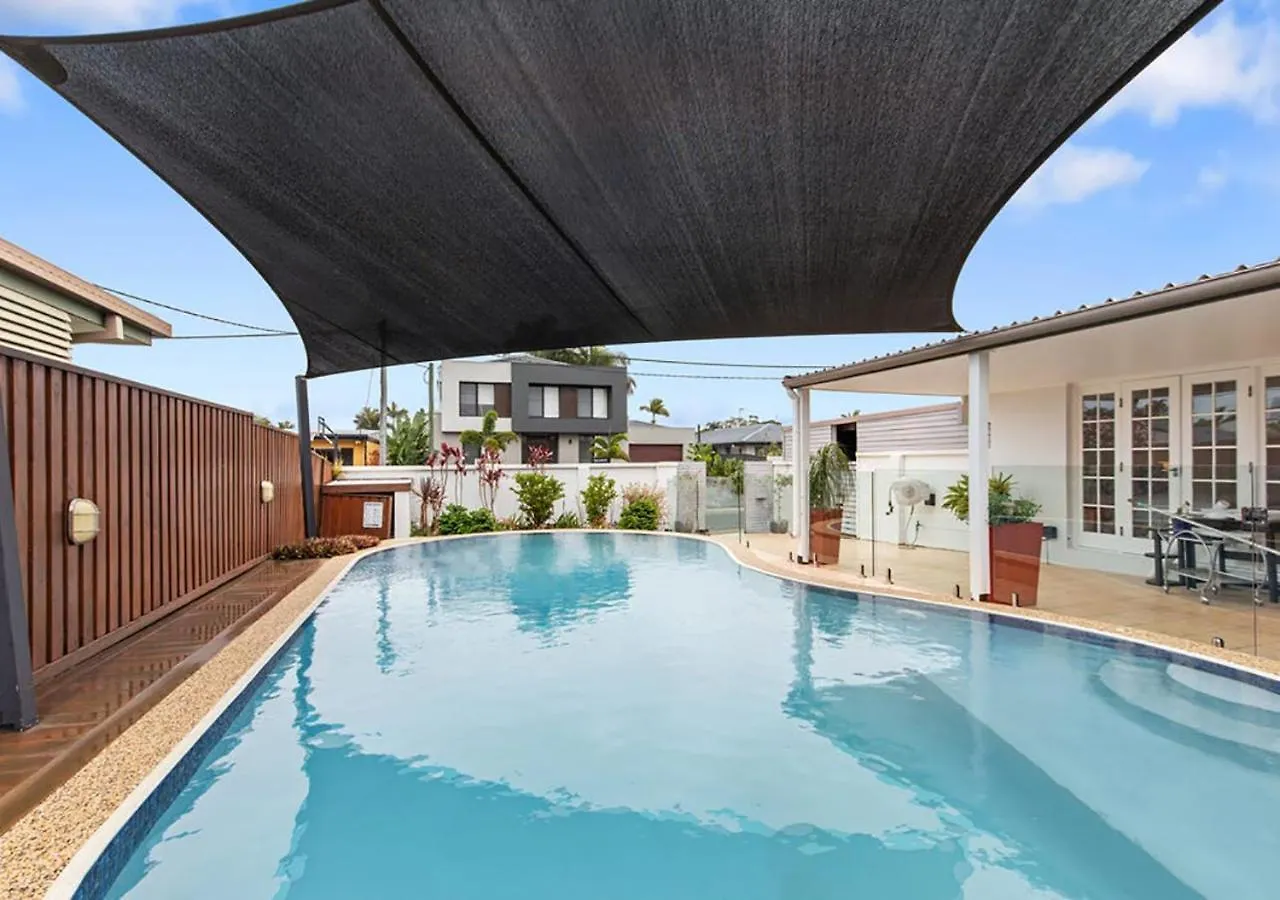 Broadbeach Casa Waterfront Resort With Pier-Enjoy Fishing On Vacation Gold Coast Villa