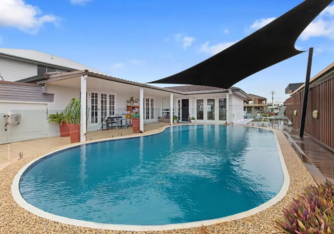 Broadbeach Casa Waterfront Resort With Pier-Enjoy Fishing On Vacation Gold Coast
